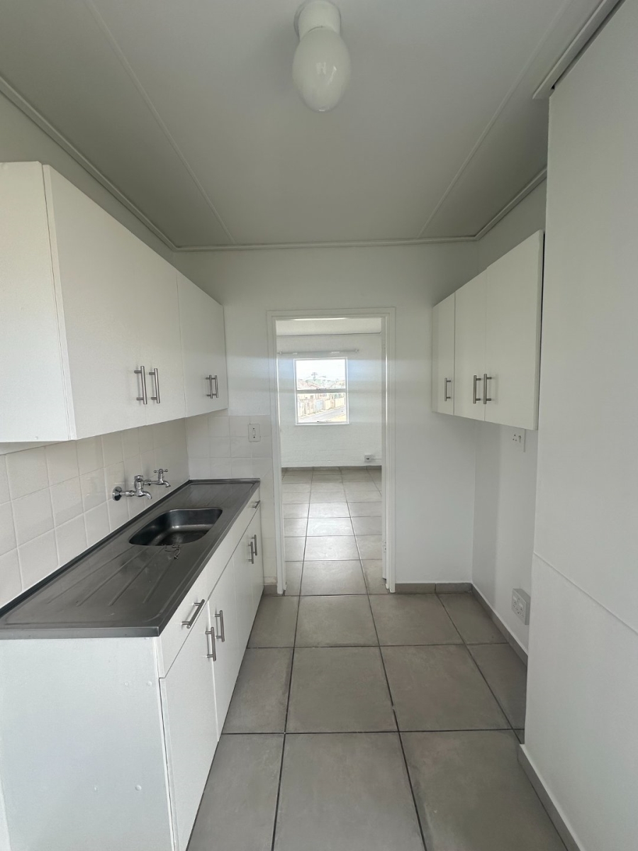 To Let 1 Bedroom Property for Rent in Brooklyn Western Cape